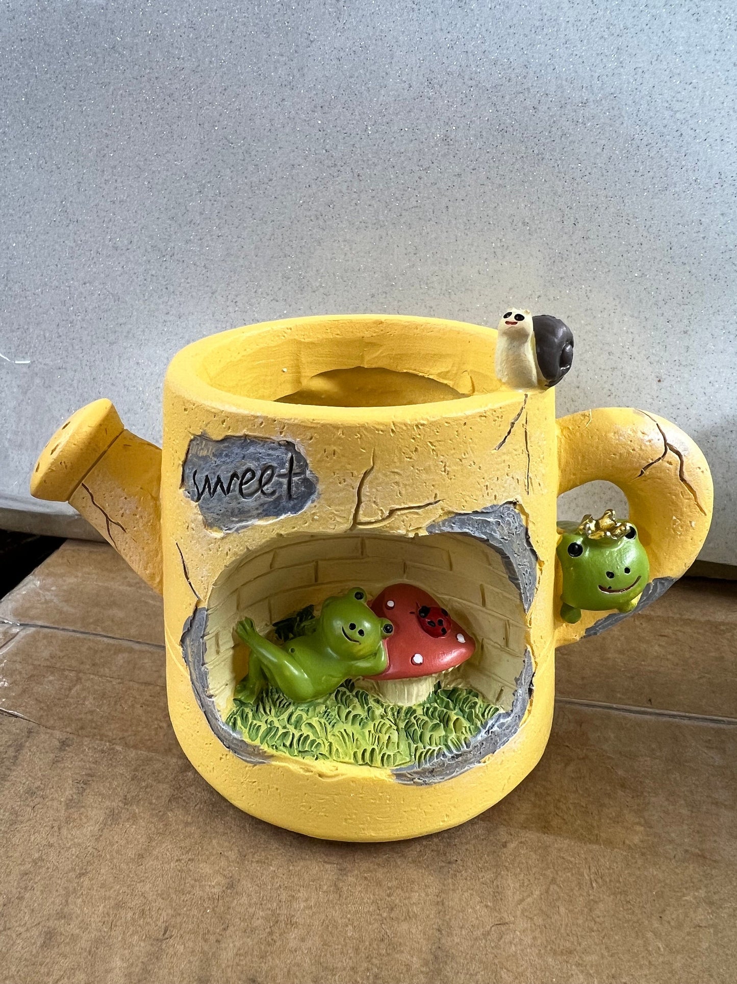 Boopsie bunny and Freda frog planters