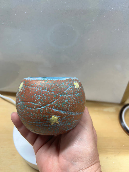 Bobby brown & blue planter