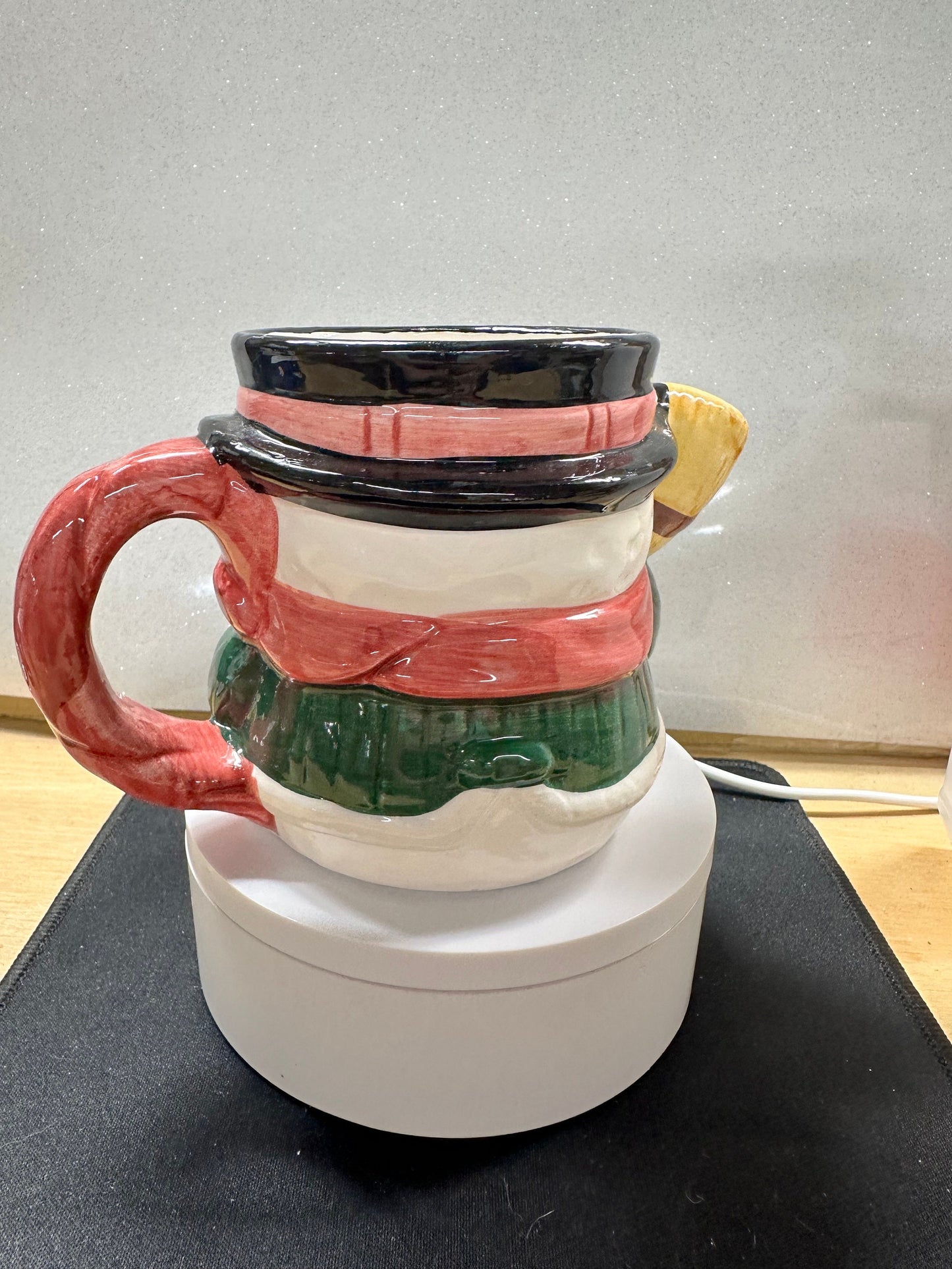 Snowman Christmas Mug – Cozy Ceramic Cup with Scarf & Top Hat