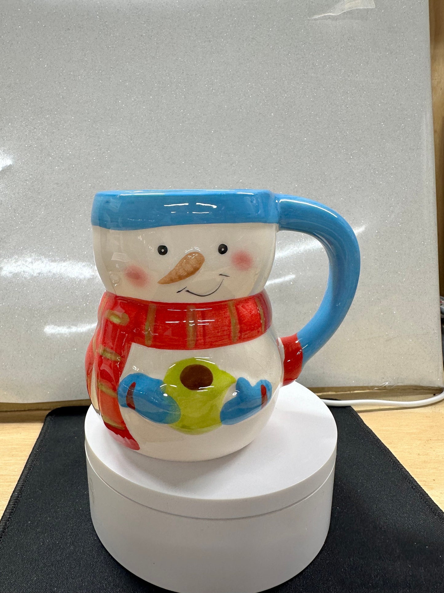 Smiling Snowman Ceramic Mug – Winter Coffee & Cocoa Mug