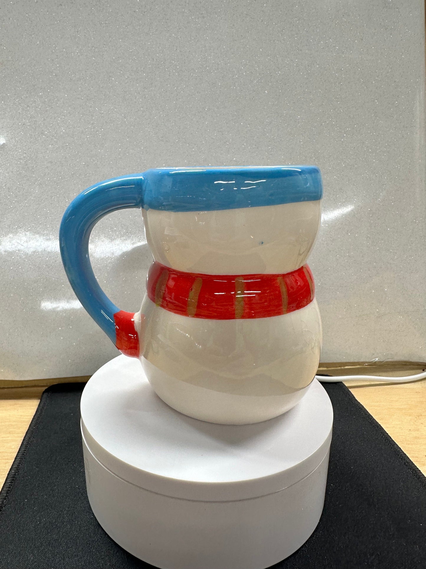 Smiling Snowman Ceramic Mug – Winter Coffee & Cocoa Mug