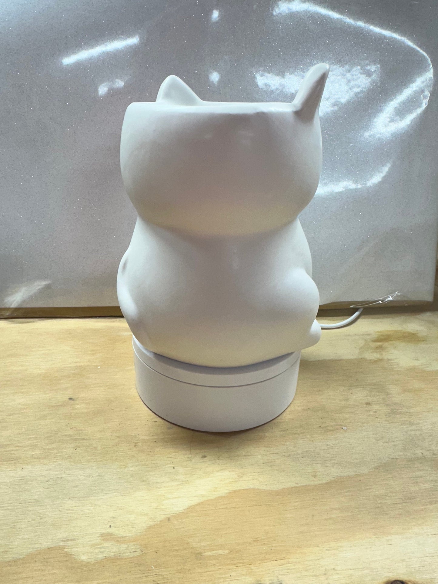 Kendra kitty planter