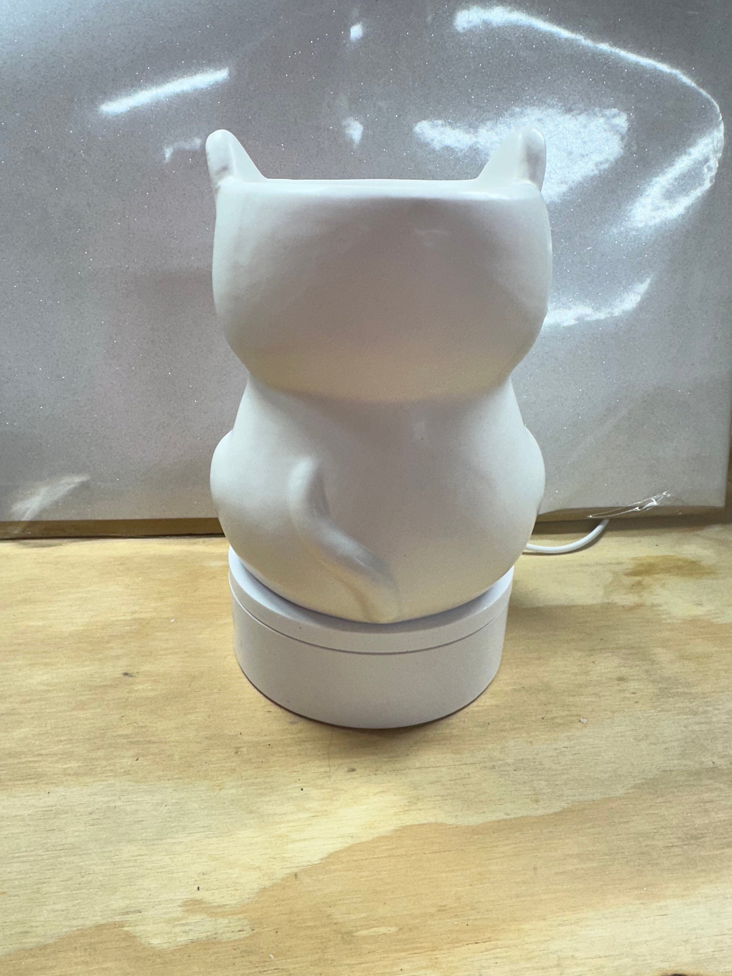 Kendra kitty planter